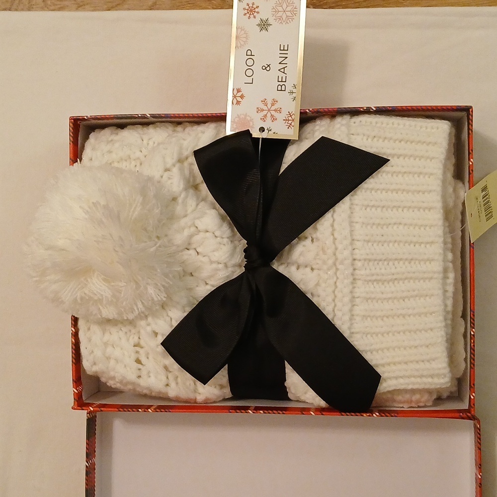Collection Eighteen Scarf & Hat - NWT